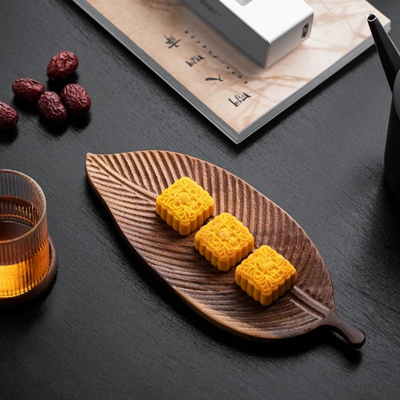 Vassoio Rinfreschi in Legno a Forma di Foglia – Piatto Frutta, Snack e Dessert Stile Giapponese