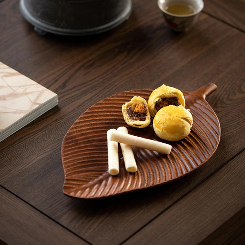 Vassoio Rinfreschi in Legno a Forma di Foglia – Piatto Frutta, Snack e Dessert Stile Giapponese